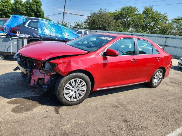2012 TOYOTA CAMRY — Front 3/4