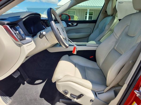 2019 VOLVO XC60