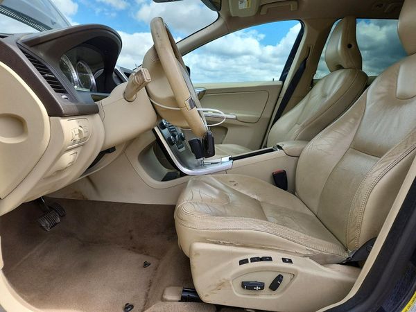 2012 VOLVO XC60