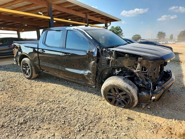 2023 CHEVROLET SILVERADO RST — Passenger 3/4