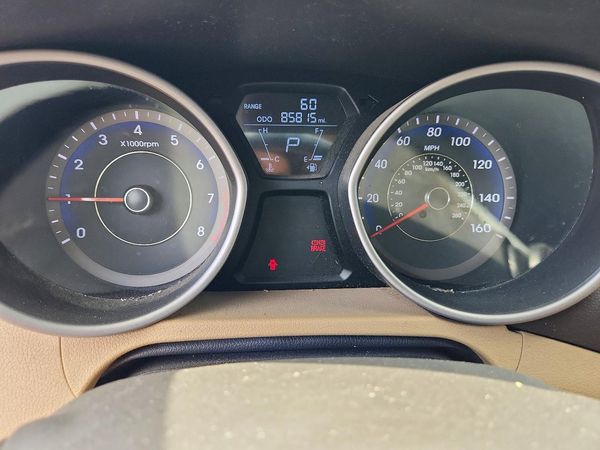 2012 HYUNDAI ELANTRA