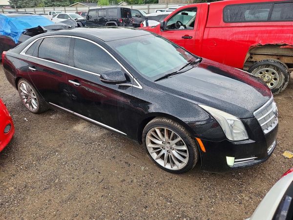 2013 CADILLAC XTS Platinum Collection