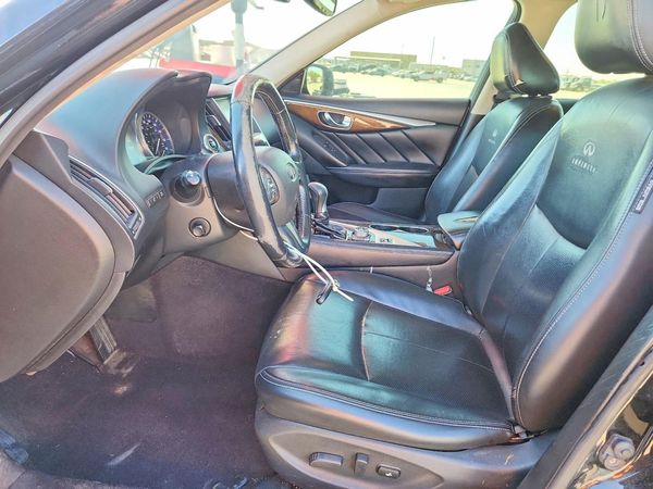 2014 INFINITI Q50 — DENT