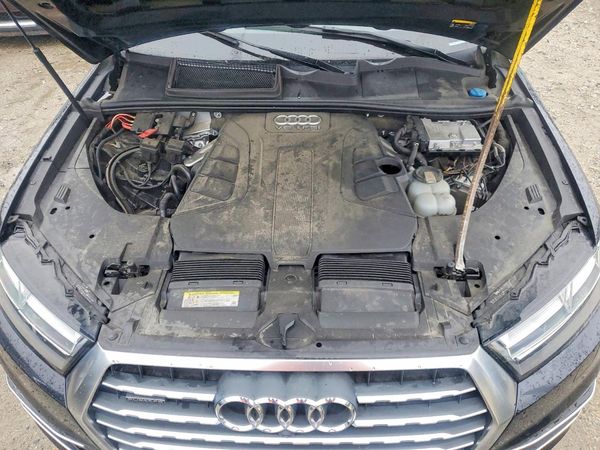 2017 AUDI Q7 quattro Prestige — Engine bay