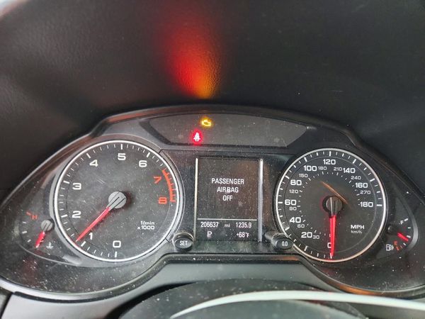 2012 AUDI Q5 Premium Plus