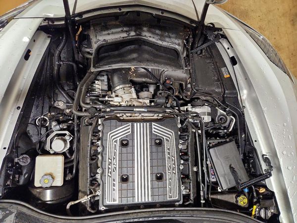 2017 CHEVROLET CORVETTE Z06 Premium 3LZ — Engine bay