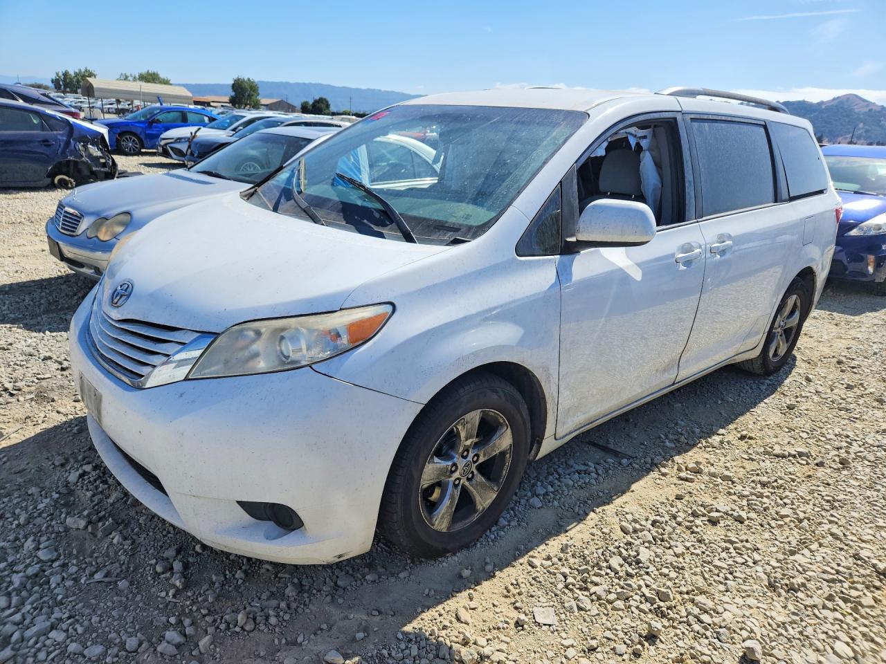 2016 TOYOTA SIENNA