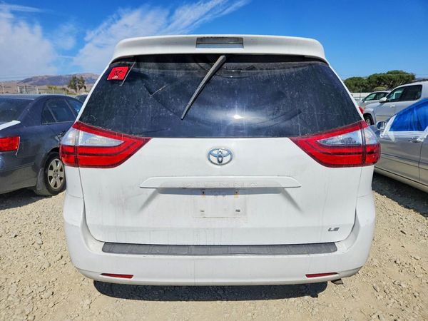 2016 TOYOTA SIENNA