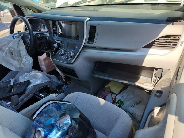 2016 TOYOTA SIENNA