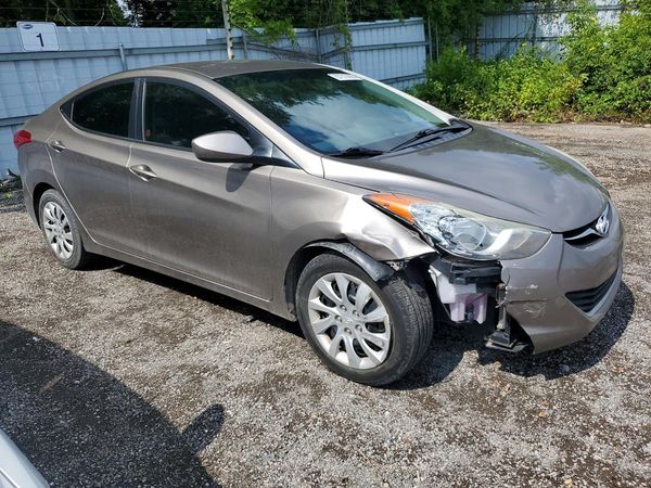 2013 HYUNDAI ELANTRA