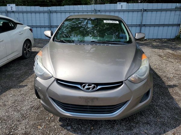 2013 HYUNDAI ELANTRA