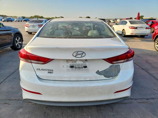2018 HYUNDAI ELANTRA SE