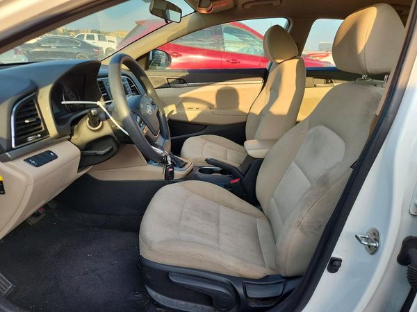 2018 HYUNDAI ELANTRA SE