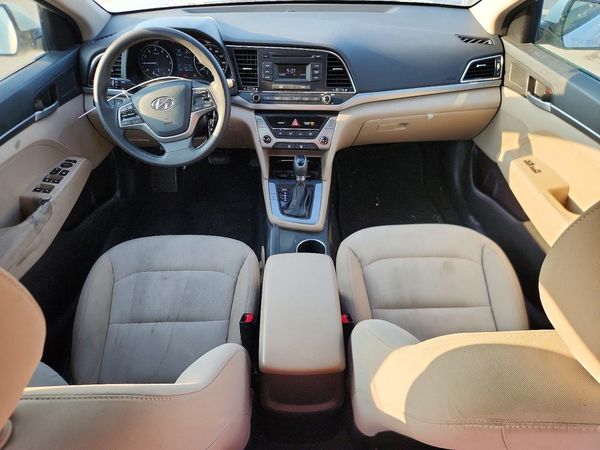 2018 HYUNDAI ELANTRA SE