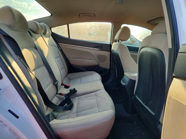 2018 HYUNDAI ELANTRA SE