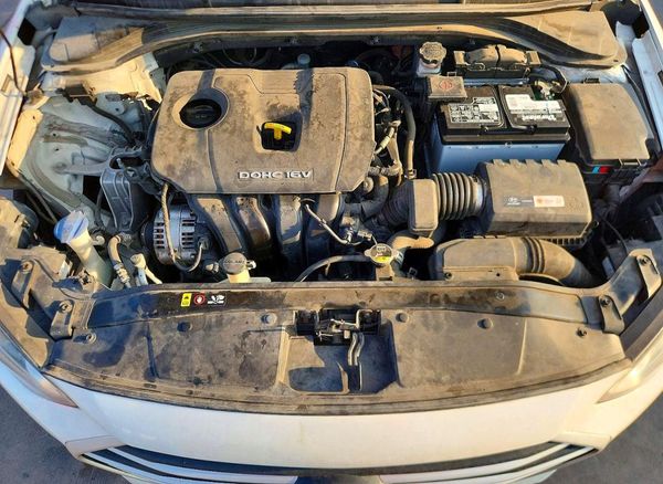 2018 HYUNDAI ELANTRA SE