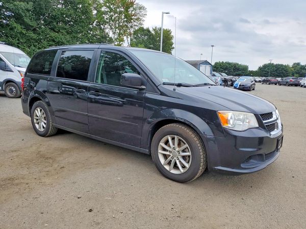 2013 DODGE GRAND CARAVAN SXT — Passenger 3/4