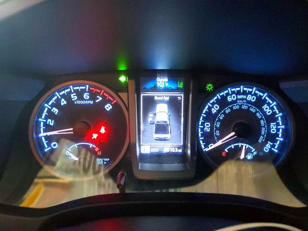 2022 TOYOTA TACOMA SR5