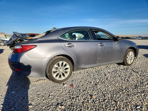 2015 LEXUS ES 300h