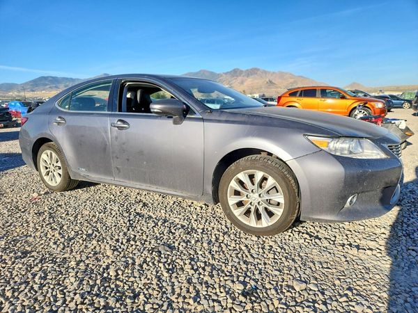 2015 LEXUS ES 300h