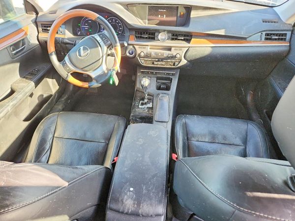 2015 LEXUS ES 300h