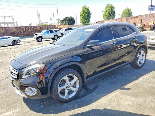 2020 MERCEDES-BENZ GLA