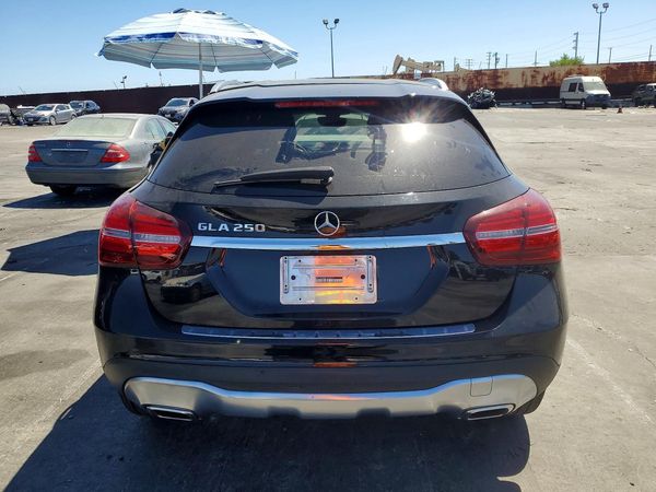 2020 MERCEDES-BENZ GLA