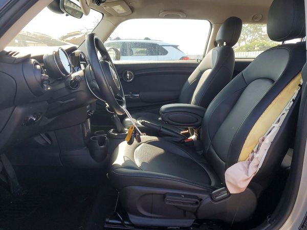 2016 MINI COOPER — DENT
