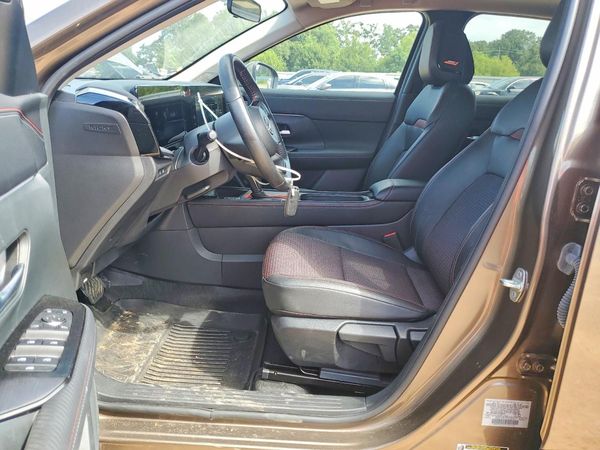 2025 NISSAN KICKS