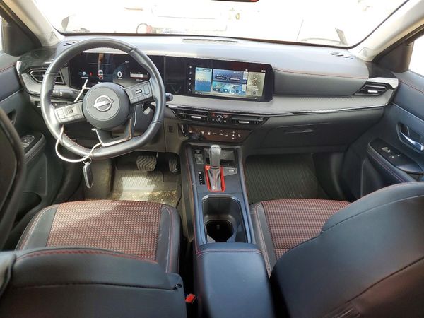 2025 NISSAN KICKS