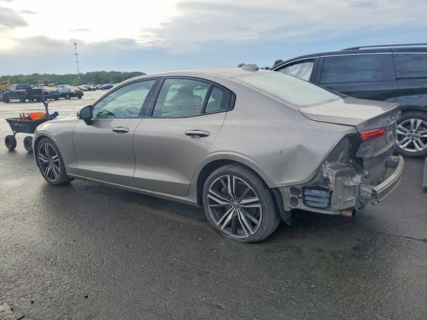 2019 VOLVO S60