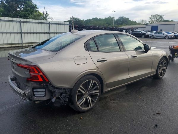 2019 VOLVO S60