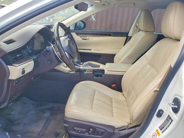 2016 LEXUS ES