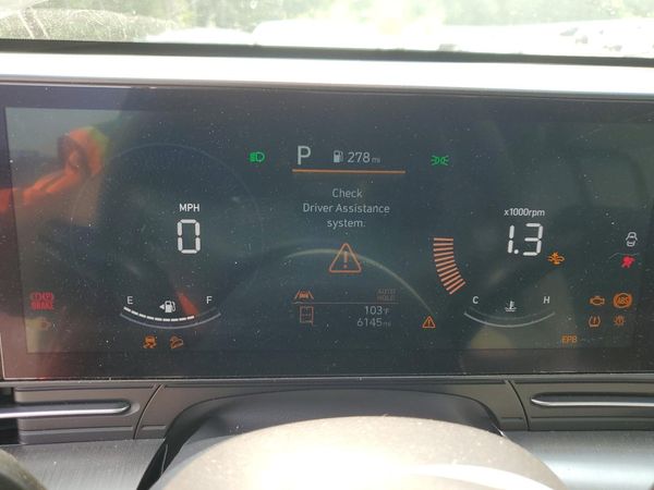 2024 HYUNDAI KONA SE