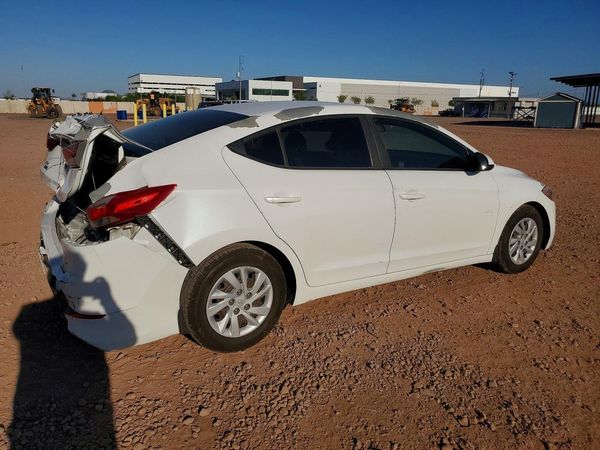 2018 HYUNDAI ELANTRA SE