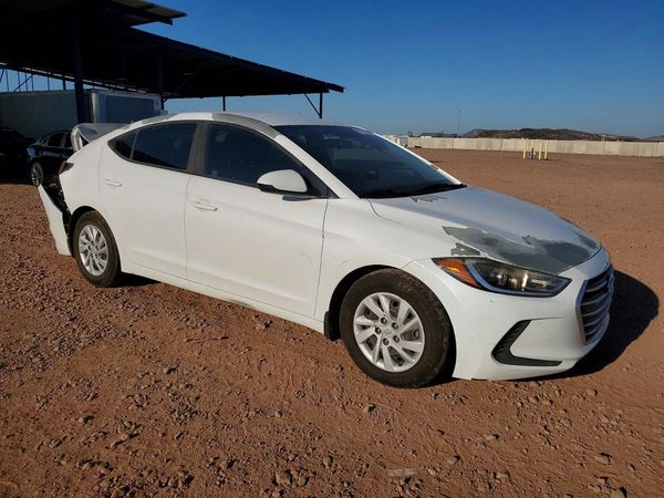 2018 HYUNDAI ELANTRA SE
