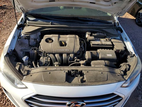 2018 HYUNDAI ELANTRA SE