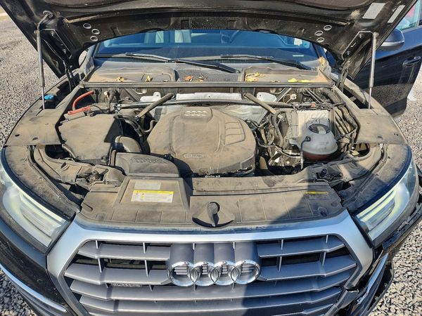 2018 AUDI Q5 — Engine bay