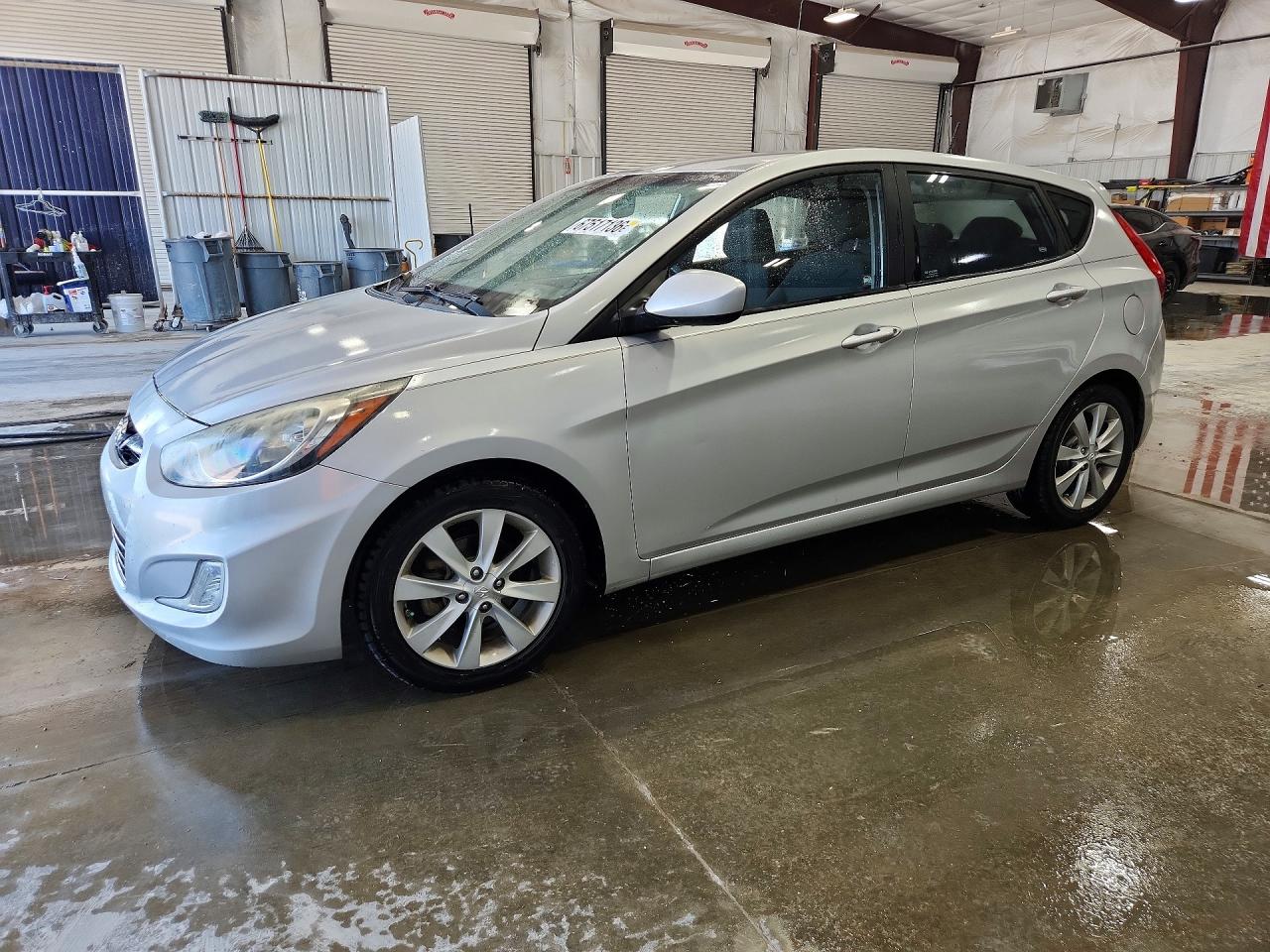 2012 HYUNDAI ACCENT GLS (Middle grade)