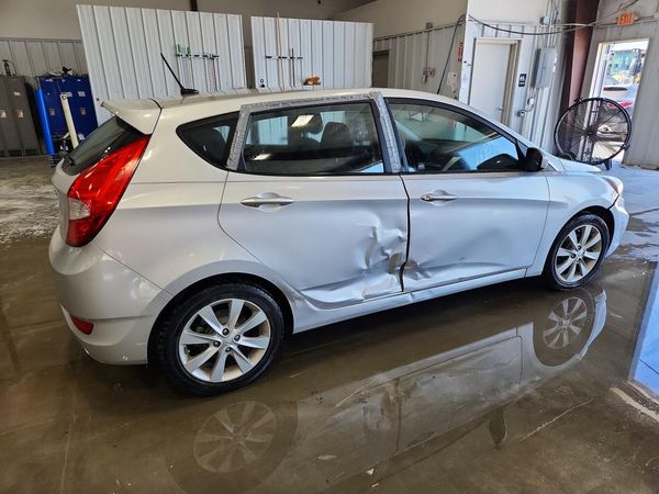 2012 HYUNDAI ACCENT GLS (Middle grade)
