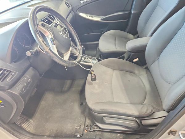 2012 HYUNDAI ACCENT GLS (Middle grade)