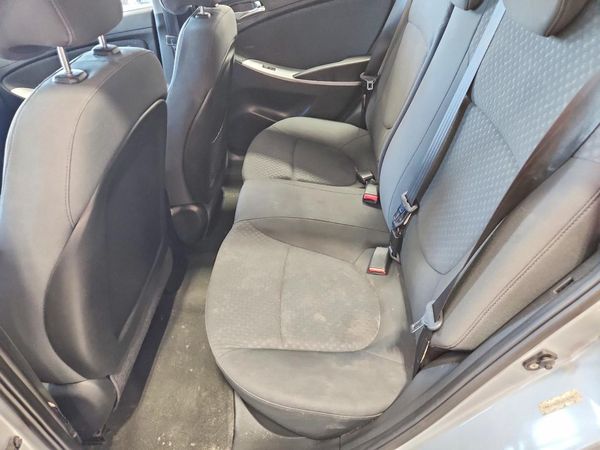 2012 HYUNDAI ACCENT GLS (Middle grade)
