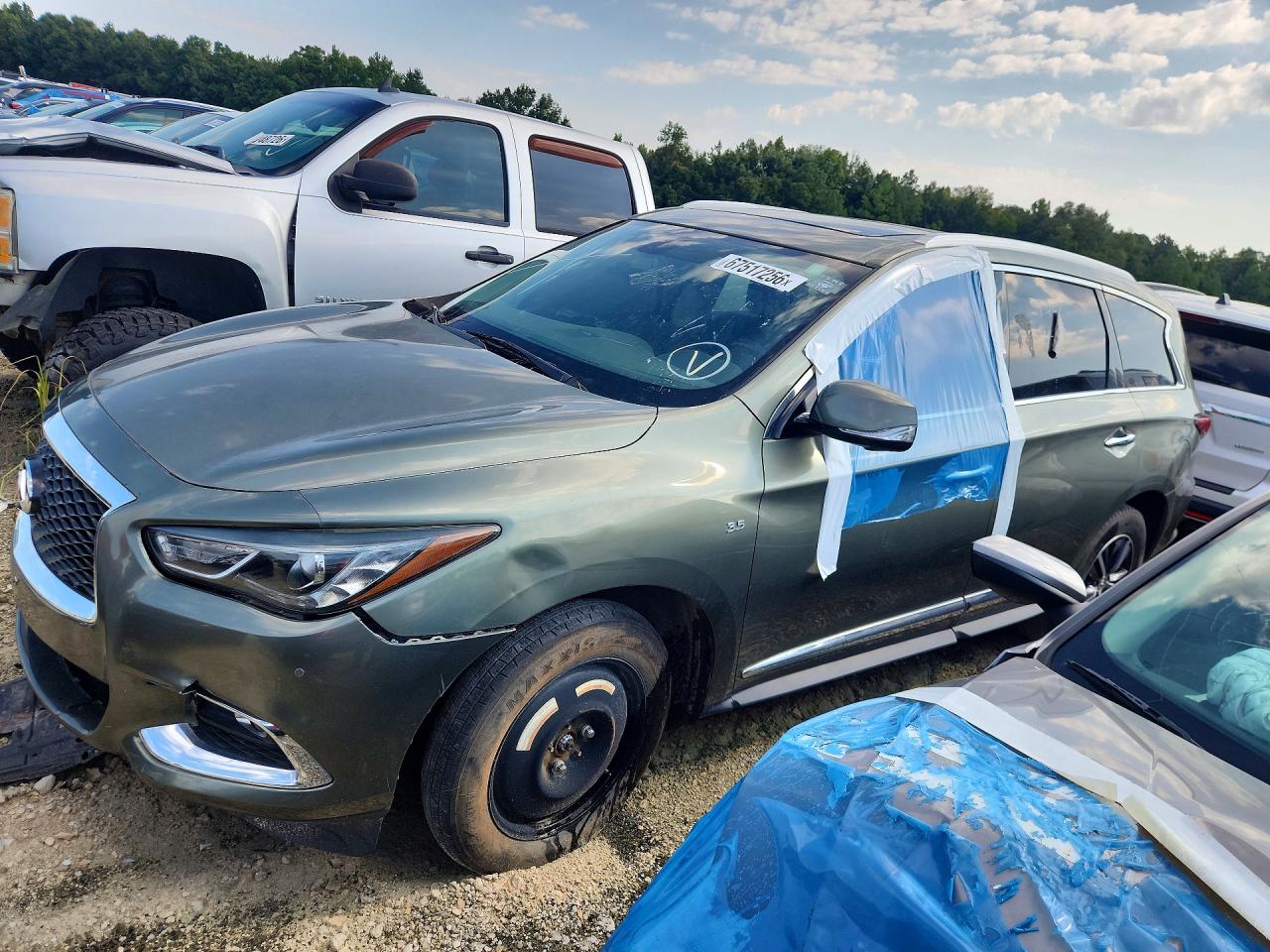 2017 INFINITI QX60 — Front 3/4