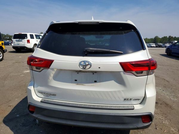 2018 TOYOTA HIGHLANDER SE/XLE