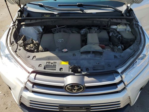 2018 TOYOTA HIGHLANDER SE/XLE