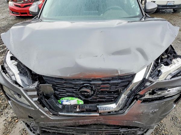 2022 NISSAN ROGUE SV — Engine bay