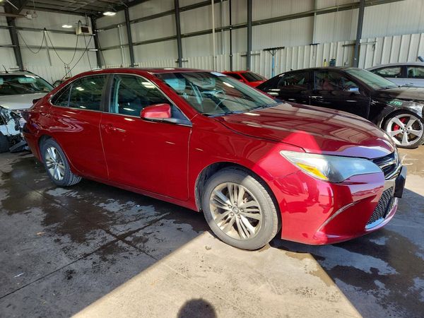 2017 TOYOTA CAMRY LE/SE/XLE/XSE — Passenger 3/4