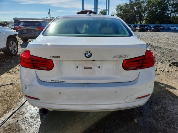 2016 BMW 320