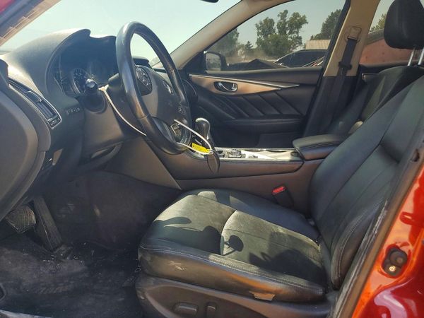 2015 INFINITI Q50