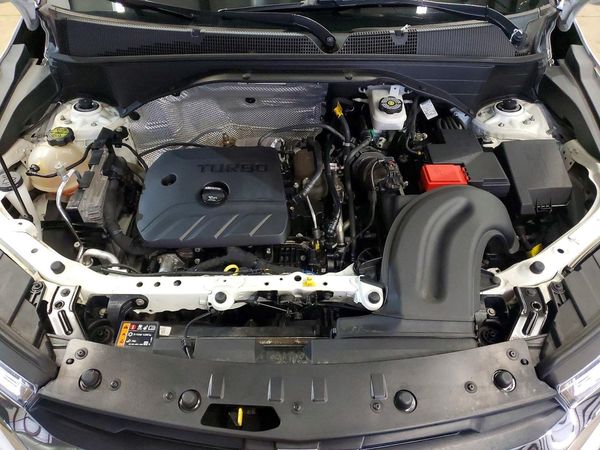 2023 CHEVROLET TRAILBLAZER LT — Engine bay